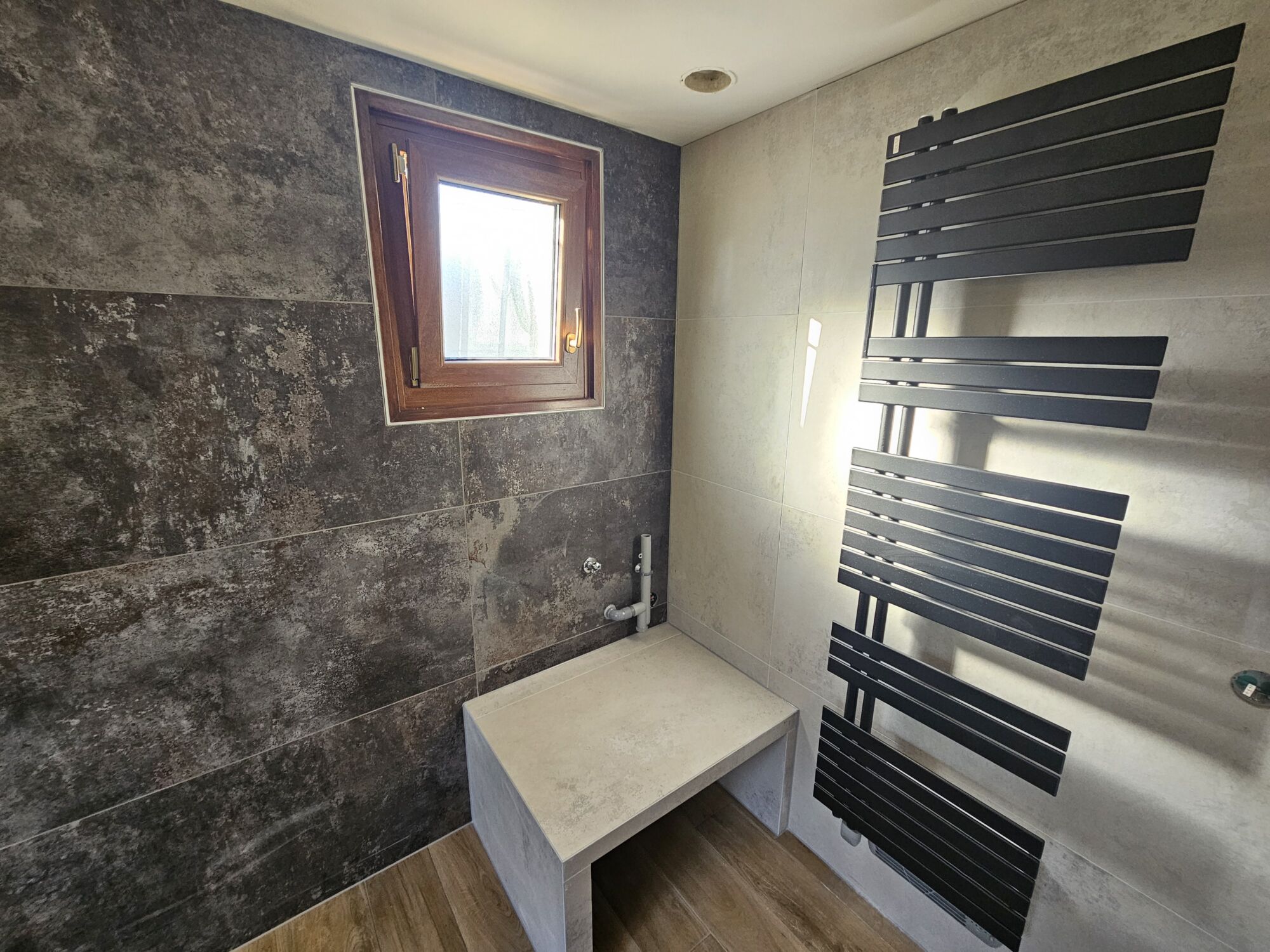 SANICOSI SALLEDEBAIN3 | SaniCosi Quels sont les équipements essentiels pour une salle de bain PMR ? Riedisheim